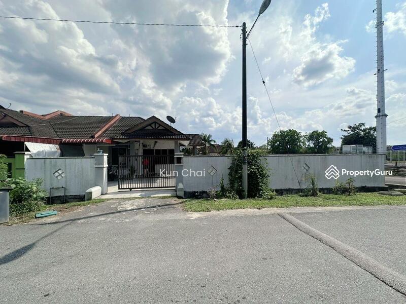 Corner lot single storeykelapa sawit, jalan manis 11/2, Kulai, Johor