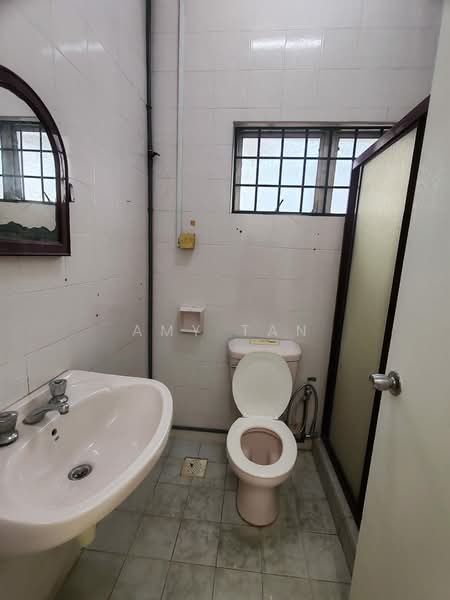 Rumah Teres 2 Tingkat untuk Disewa di Bandar Utama 1 (Bandar Utama) - Amy Tan - Bathroom - PropertyGuru.com.my