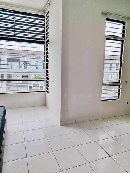 2-storey Terraced House for Rent in Eco Grandeur (Puncak Alam) - Erin Yusof - Balcony - PropertyGuru.com.my