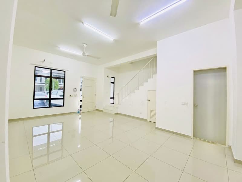Rumah Teres 2 Tingkat untuk Disewa di Eco Grandeur (Puncak Alam) - Erin Yusof - Living Room - PropertyGuru.com.my