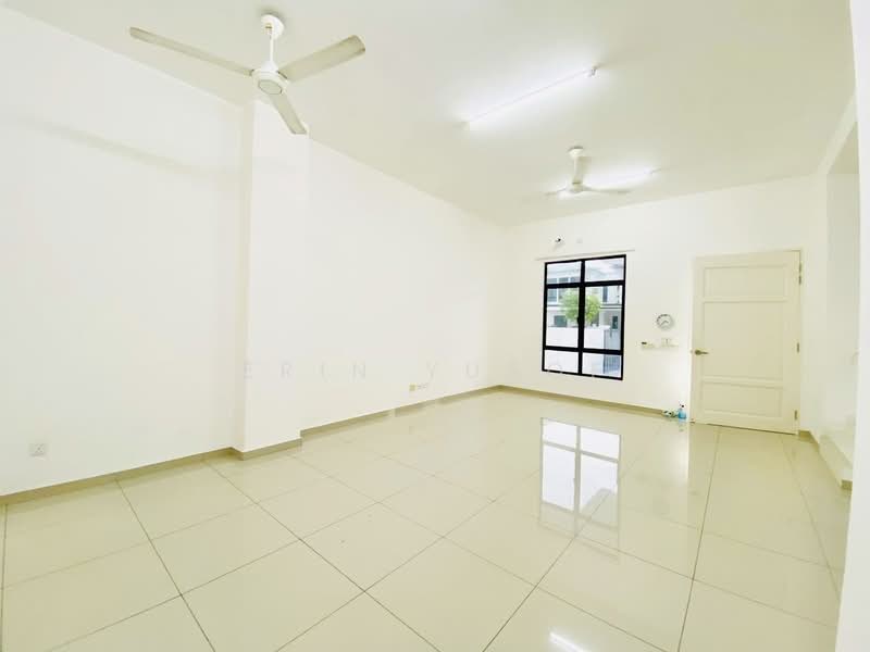 Rumah Teres 2 Tingkat untuk Disewa di Eco Grandeur (Puncak Alam) - Erin Yusof - Living Room - PropertyGuru.com.my