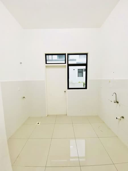 Rumah Teres 2 Tingkat untuk Disewa di Eco Grandeur (Puncak Alam) - Erin Yusof - Kitchen - PropertyGuru.com.my