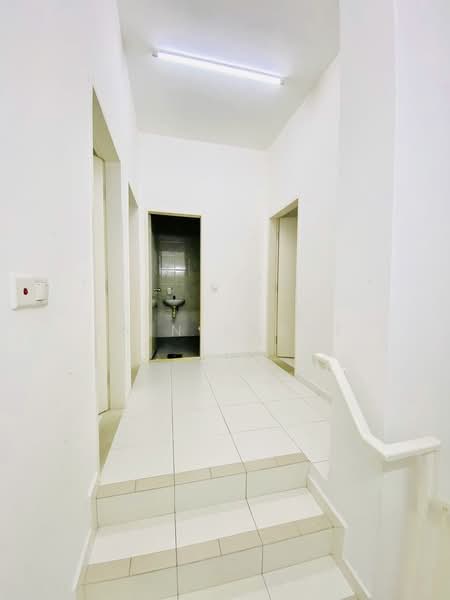 Rumah Teres 2 Tingkat untuk Disewa di Eco Grandeur (Puncak Alam) - Erin Yusof - Corridor - PropertyGuru.com.my