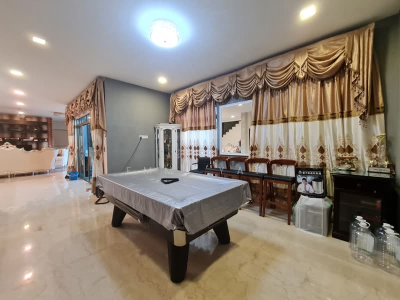 Semi-Detached House for Sale in Seri Kembangan (Selangor) - Emmy Yap - Living Room - PropertyGuru.com.my