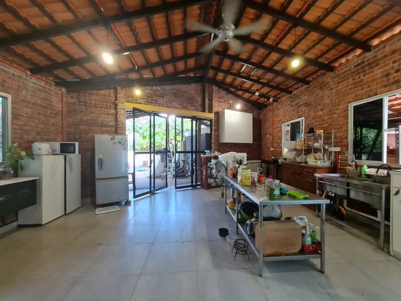 Semi-Detached House for Sale in Seri Kembangan (Selangor) - Emmy Yap - Kitchen - PropertyGuru.com.my