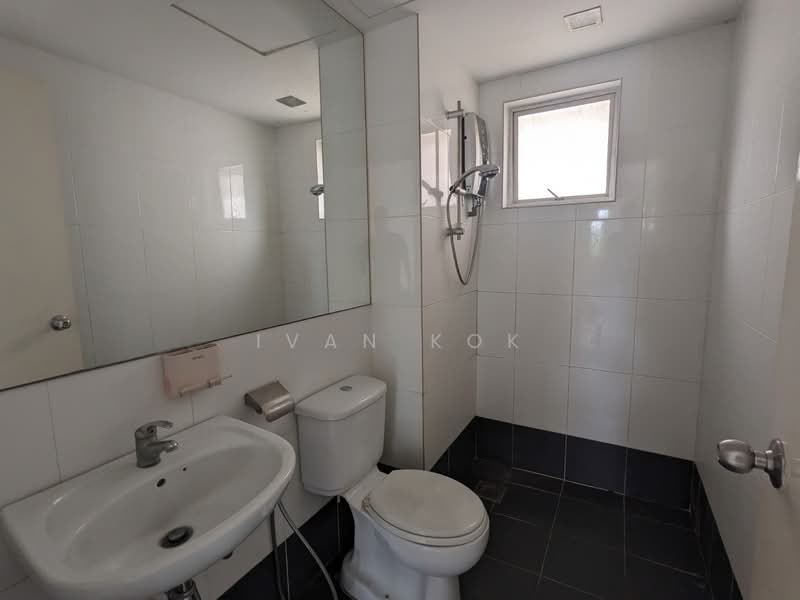 Kondominium untuk Dijual di Puncak Nusa Kelana - Ivan Kok - Bathroom - PropertyGuru.com.my