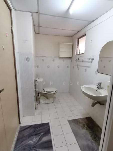 Condominium for Sale at Puncak Nusa Kelana - Ivan Kok - Bathroom - PropertyGuru.com.my