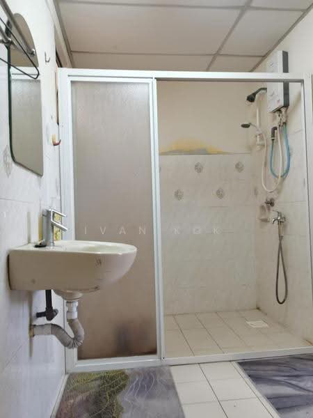 Condominium for Sale at Puncak Nusa Kelana - Ivan Kok - Bathroom - PropertyGuru.com.my