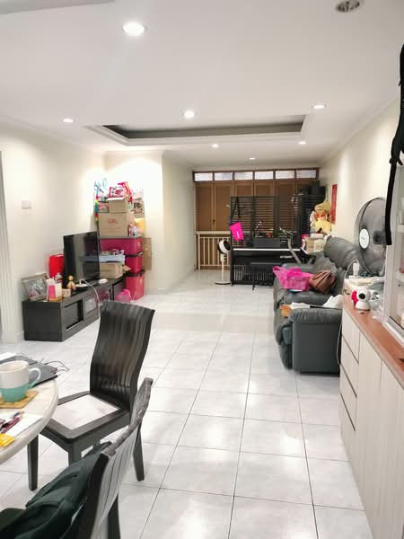 Kondominium untuk Dijual di Puncak Nusa Kelana - Ivan Kok - Living Room - PropertyGuru.com.my