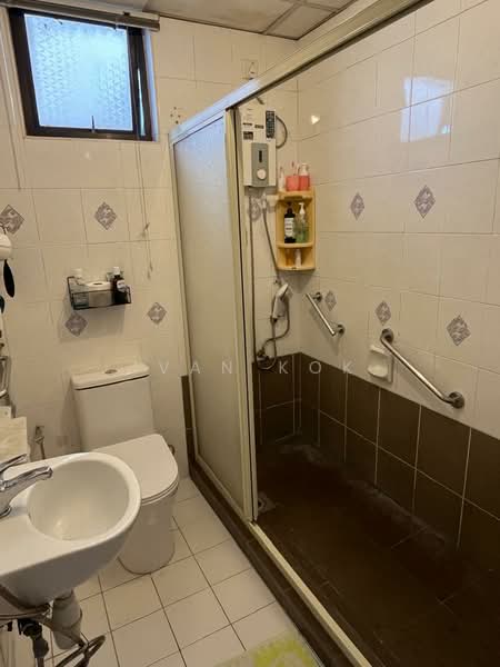 Condominium for Sale at Mutiara Oriental - Ivan Kok - Bathroom - PropertyGuru.com.my