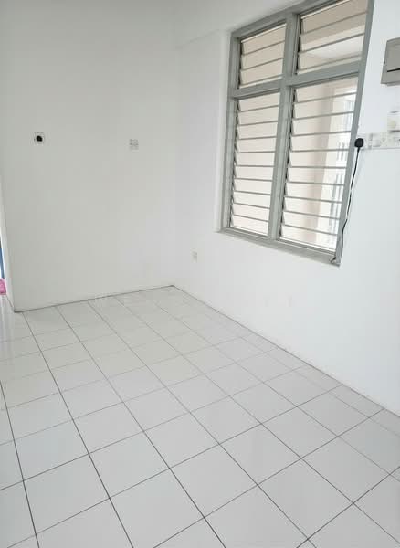 Pangsapuri untuk Dijual di Taman Bunga Merah - Wendy Lee - Kitchen - PropertyGuru.com.my