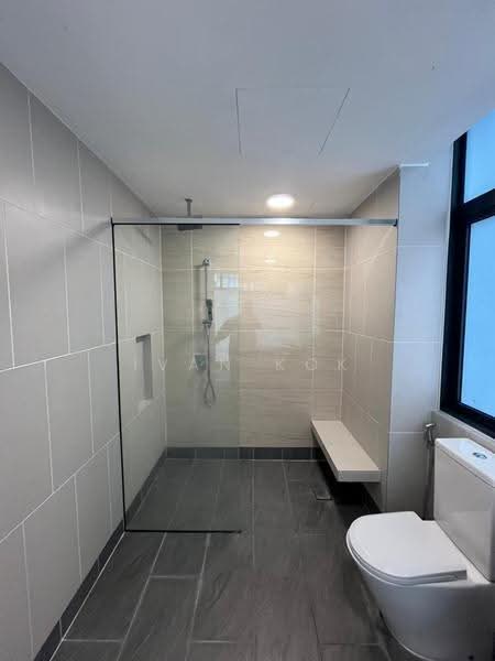 Kediaman Servis untuk Dijual di Verde - Ivan Kok - Bathroom - PropertyGuru.com.my