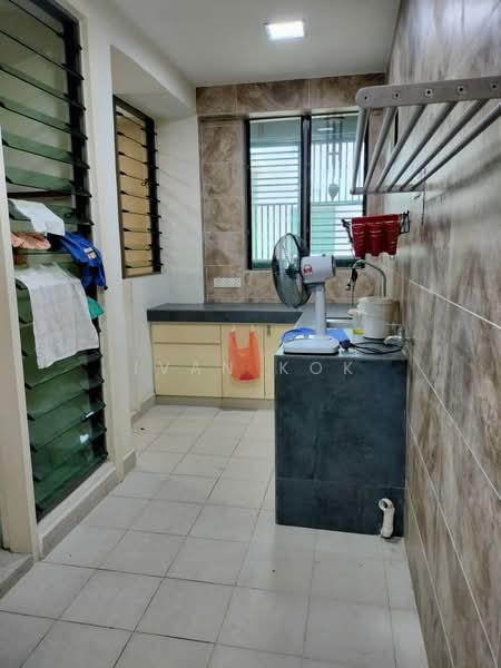 Condominium for Sale at Ara Hill Condominium - Ivan Kok - Kitchen - PropertyGuru.com.my
