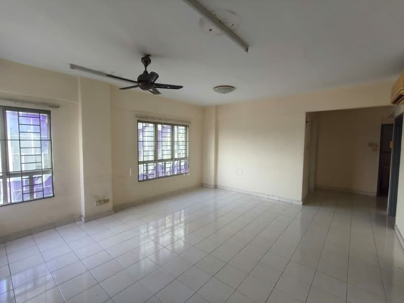 Kondominium untuk Dijual di Casa Damansara - Ivan Kok - Living Room - PropertyGuru.com.my