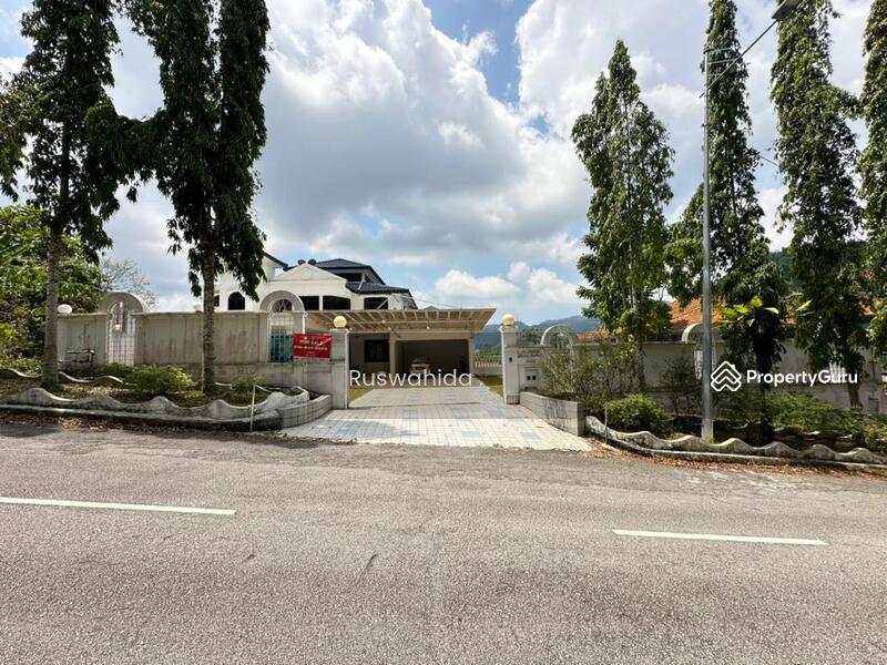 For Sale - Bungalow in Bukit Jambul for Sale