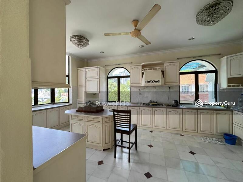 For Sale - Bungalow in Bukit Jambul for Sale