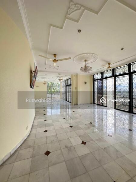 For Sale - Bungalow in Bukit Jambul for Sale