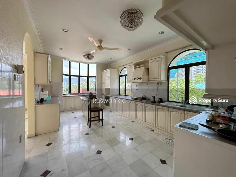 For Sale - Bungalow in Bukit Jambul for Sale