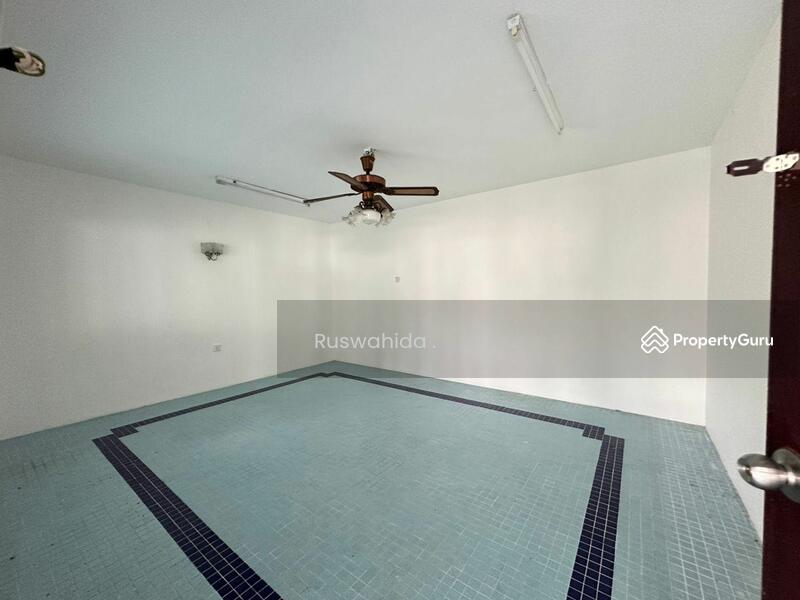 For Sale - Bungalow in Bukit Jambul for Sale