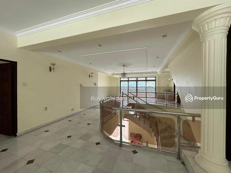 For Sale - Bungalow in Bukit Jambul for Sale