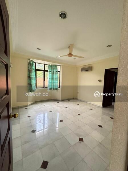 For Sale - Bungalow in Bukit Jambul for Sale