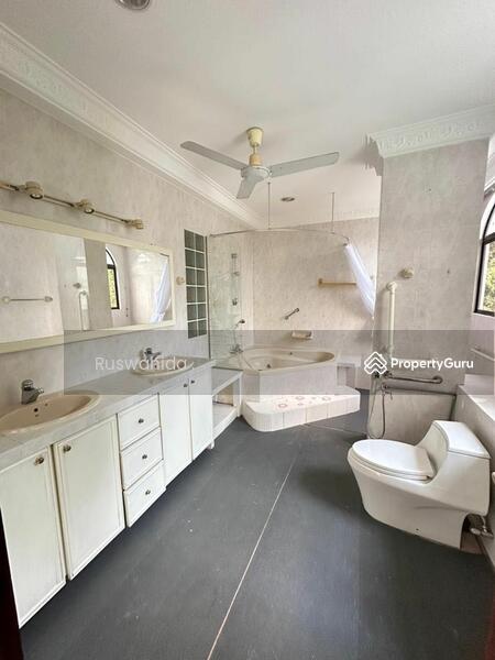 For Sale - Bungalow in Bukit Jambul for Sale