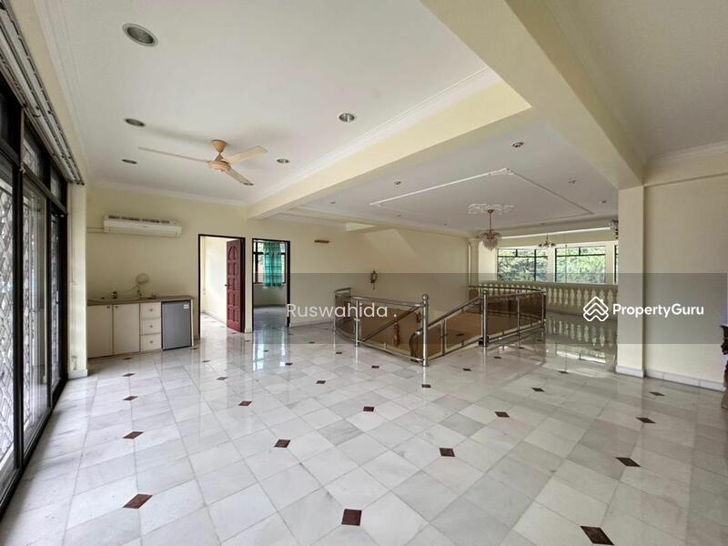 For Sale - Bungalow in Bukit Jambul for Sale