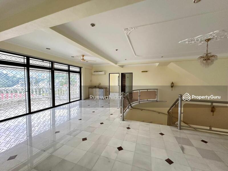 For Sale - Bungalow in Bukit Jambul for Sale