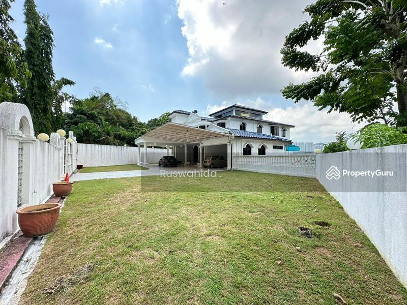 For Sale - Bungalow in Bukit Jambul for Sale