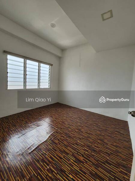For Sale - Soga Apartment Jalan Zamrud,Taman Soga, 83000 Batu Pahat, Johor.