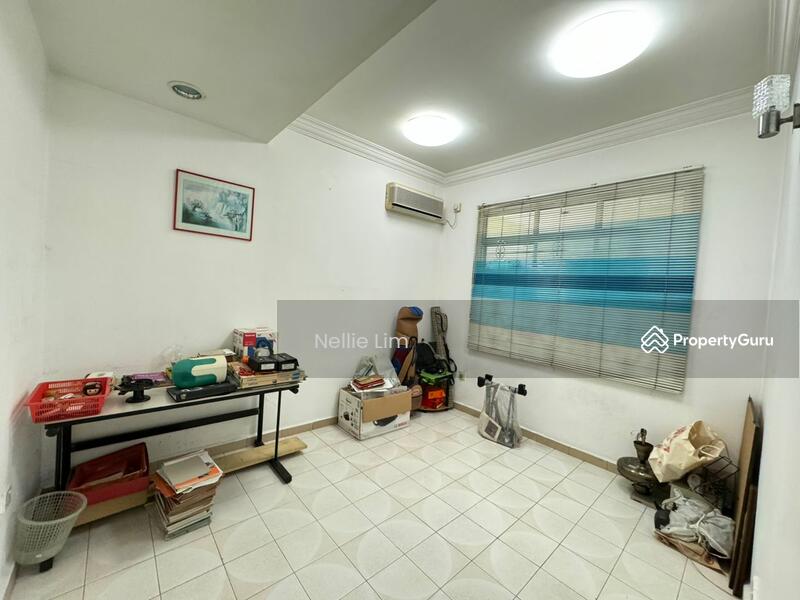 Taman Pelangi Double Storey Corner Lot / CIQ / RTS / Taman Sentosa