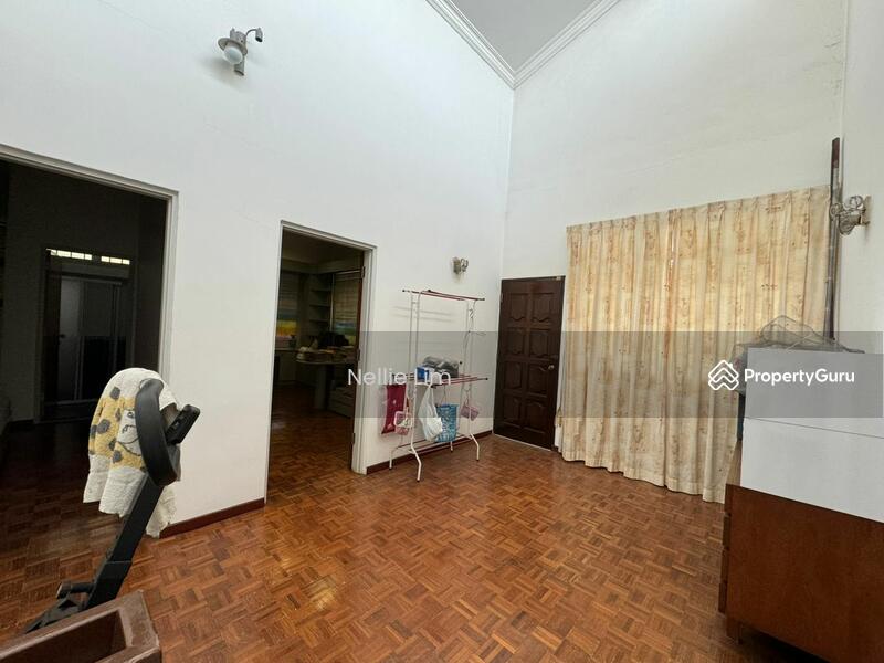 Taman Pelangi Double Storey Corner Lot / CIQ / RTS / Taman Sentosa