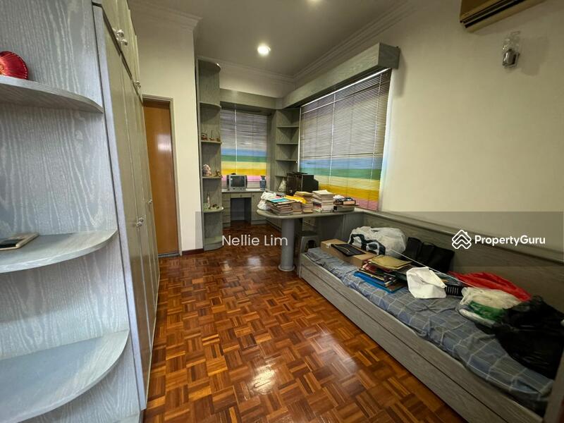 Taman Pelangi Double Storey Corner Lot / CIQ / RTS / Taman Sentosa