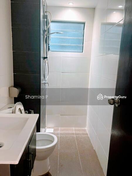 Condominium for Rent at Oasis 1 - Shamira P - Common bathroom - PropertyGuru.com.my