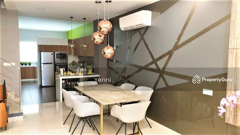 Yenni 010-886 2933