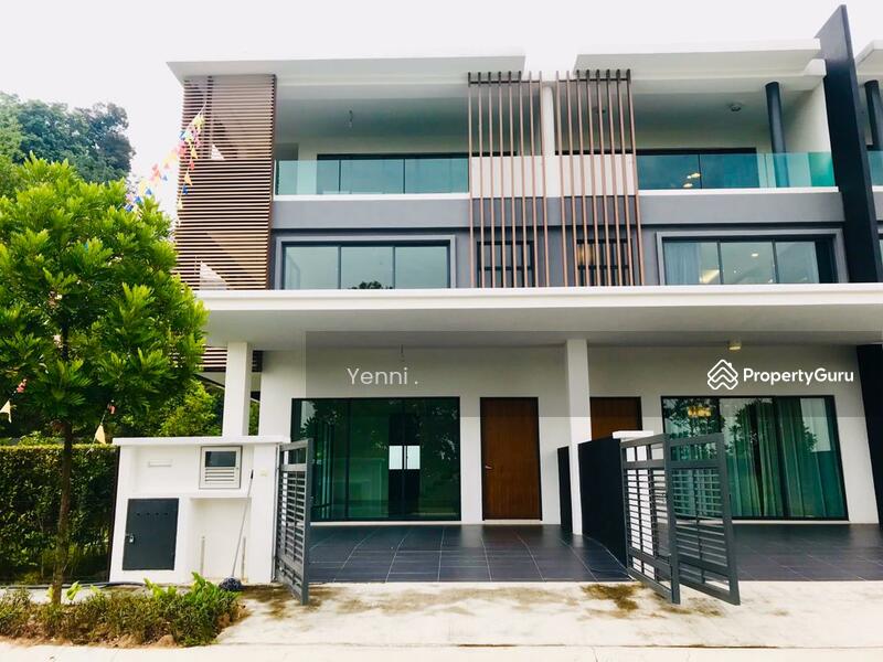 Yenni 010-886 2933