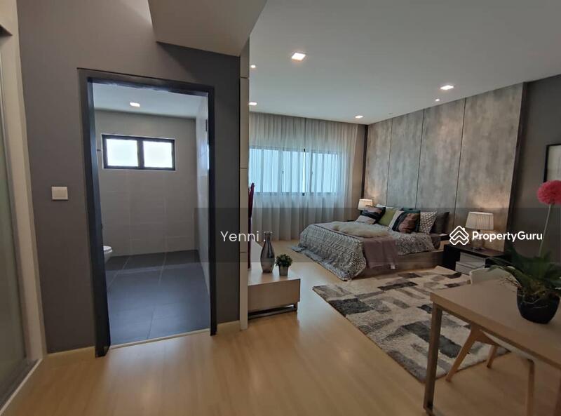 Yenni 010-886 2933