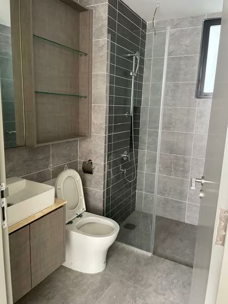 Servis Apartment untuk Dijual di Millerz Square Serviced Residence - Caroll Tai - Bathroom - PropertyGuru.com.my