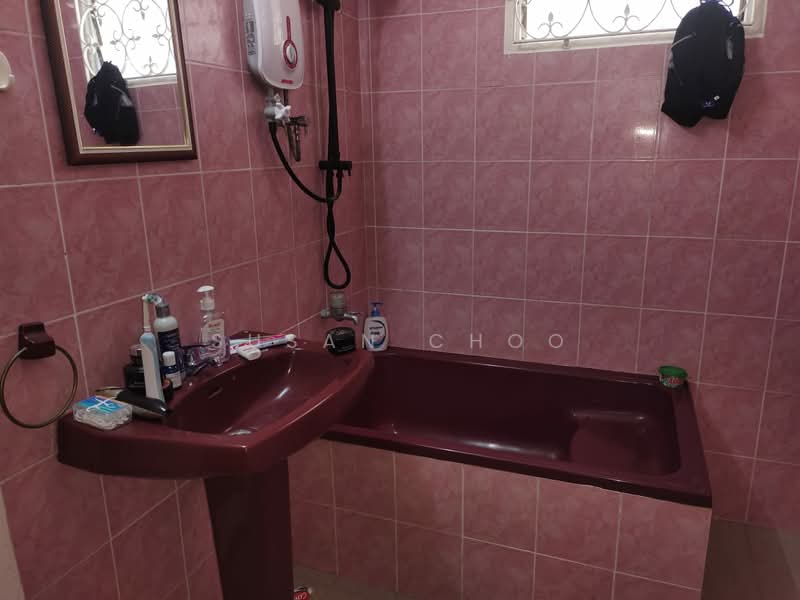 Bungalow House for Sale in Pearl Hill (Tanjung Bungah) - Susan Choo - Bathroom - PropertyGuru.com.my