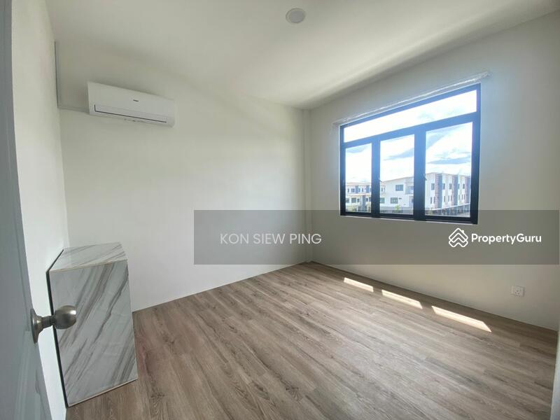 Kensho Pine Square TownHouse (Upper Unit) For Rent! Located at MJC Pine