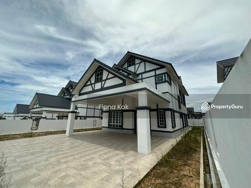 TAMAN PARKLAND, Kluang, Johor, 5 Bedrooms, 4500 sqft, Bungalow House For Sale, by Fiona Kok
