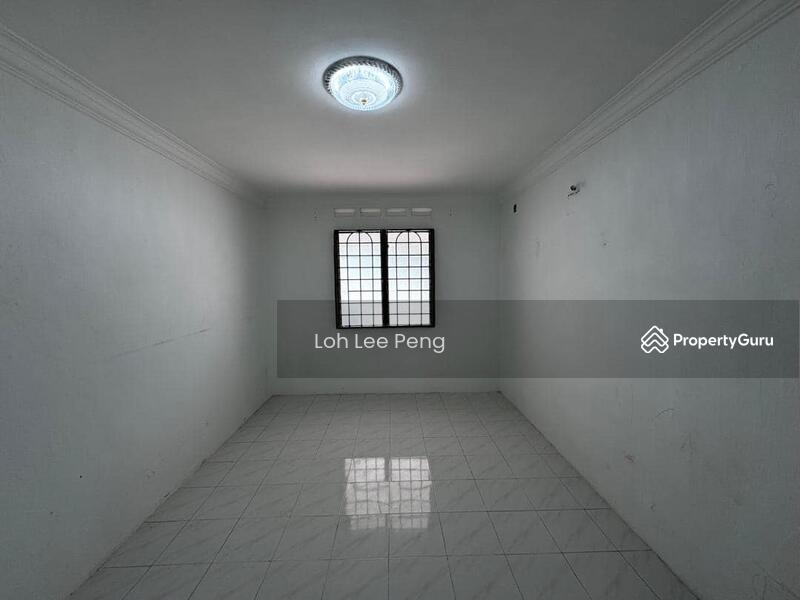 Taman Universiti Skudai Single Storey Terrace House Renovated FOR