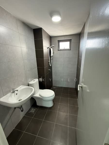 Service Residence for Sale at Meritus Residensi - Jacky Yeoh - Bathroom - PropertyGuru.com.my