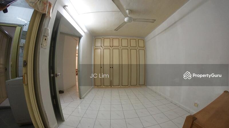 Untuk Disewa - Rampai Court