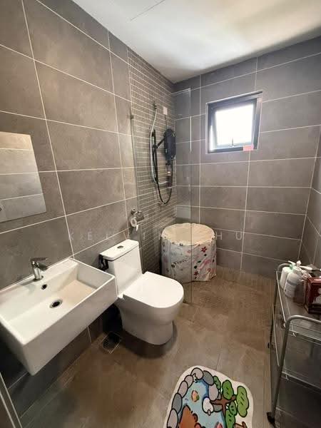 Kondominium untuk Disewa di Embayu - Kelvin Chu - Bathroom - PropertyGuru.com.my