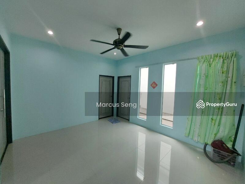 Tasek Square, Ipoh, Perak, 2.5 Storey Semi D For Sale, Tasek , Ipoh, Perak, 4 Bedrooms, 2400