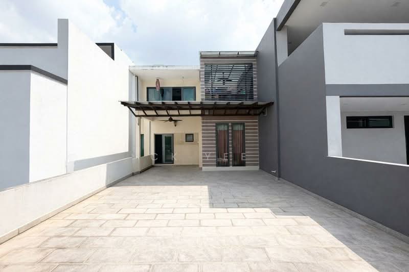 Rumah Teres 3 Tingkat untuk Dijual di Taman Esplanad (Bukit Jalil) - CK Yee - Exterior - PropertyGuru.com.my