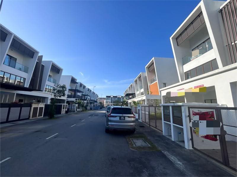 Rumah Teres 2.5-Tingkat untuk Dijual di Puchong (Selangor) - Jaze Ong - Exterior - PropertyGuru.com.my