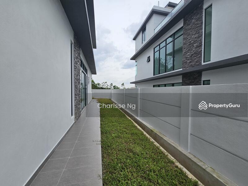 Rumah Berkembar untuk Dijual di Batu 9 (Cheras) - Charisse Ng - PropertyGuru.com.my