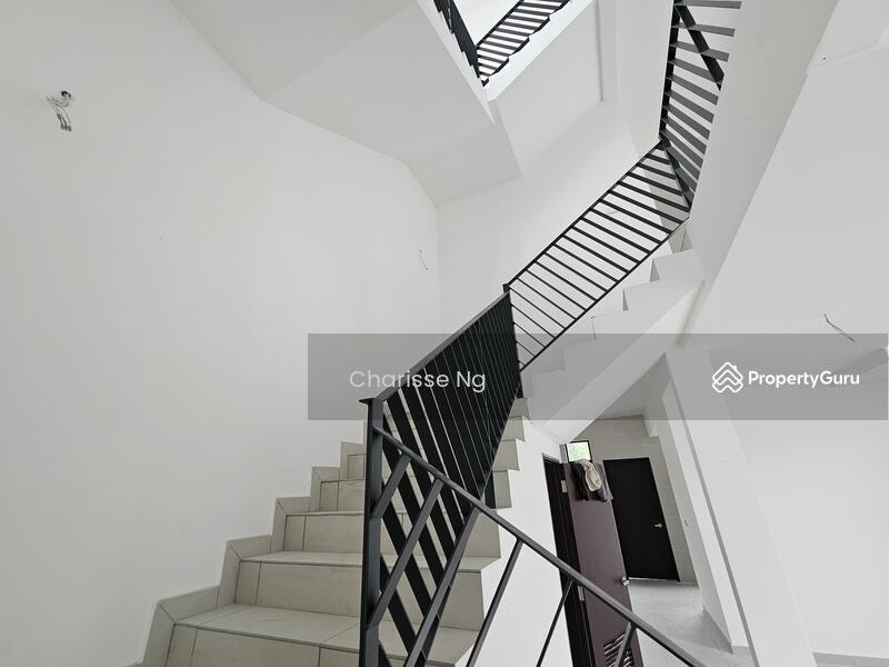 Rumah Berkembar untuk Dijual di Batu 9 (Cheras) - Charisse Ng - PropertyGuru.com.my